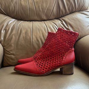 ❤️NWOT Free People Booties - Valentine’s Day ❤️